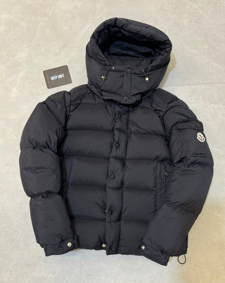 ‘VEZERE’ Short Down Jacket (Black)